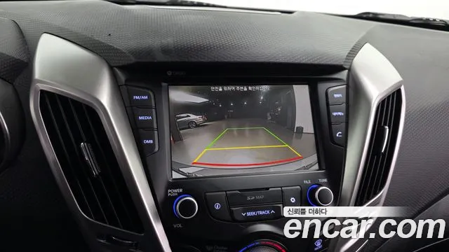 Hyundai Veloster 2017 — фото 15