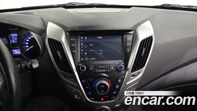 Hyundai Veloster 2017 — фото 16