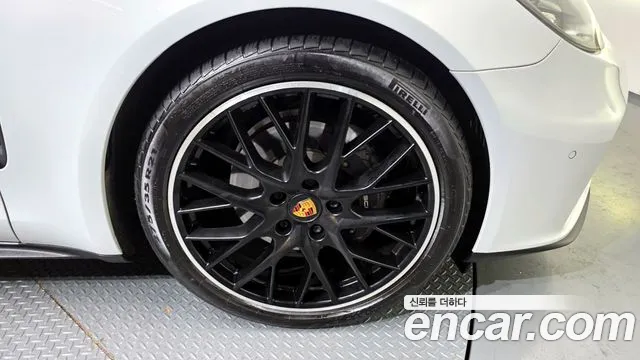 Porsche Panamera 2021 — фото 5