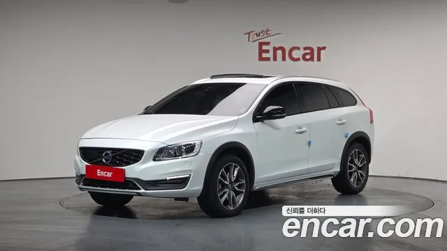 Volvo V60 2018 — фото 1