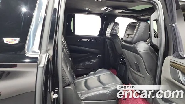Cadillac Escalade 2018 — фото 11