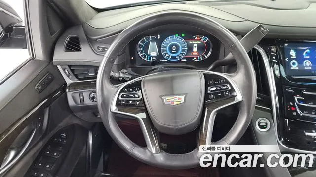 Cadillac Escalade 2018 — фото 12