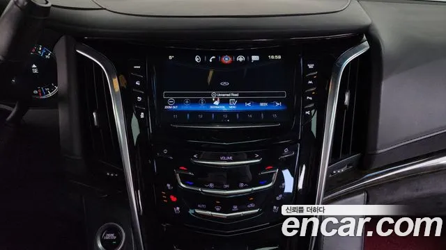 Cadillac Escalade 2018 — фото 13