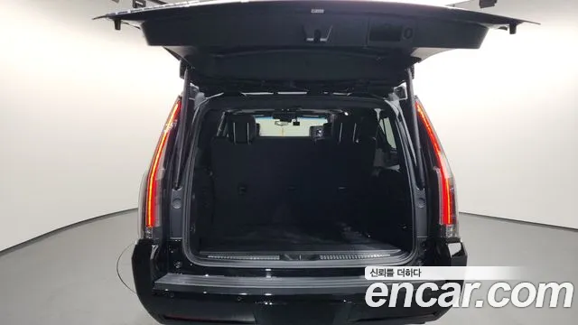 Cadillac Escalade 2018 — фото 19