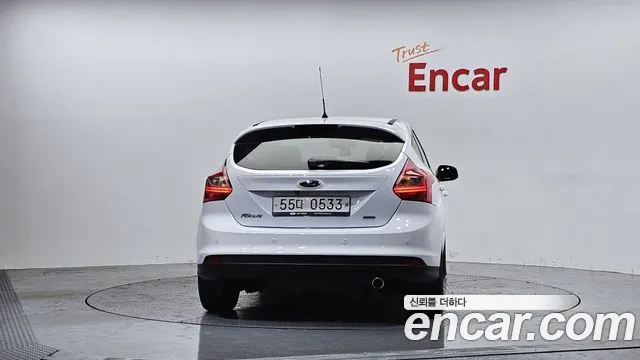 Ford Focus 2015 — фото 4