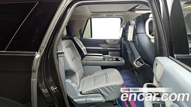 Lincoln Navigator 2019 — фото 11