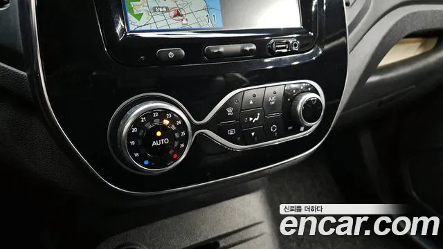 Renault Korea QM3 2018 — фото 15