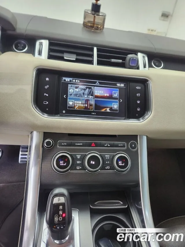 Land Rover Range Rover Sport 2016 — фото 12