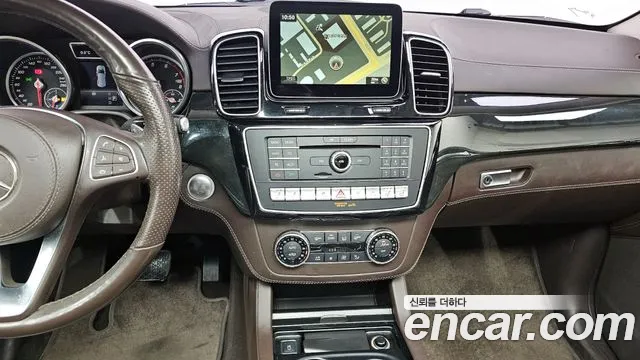 Mercedes-Benz GLS-Class 2017 — фото 19