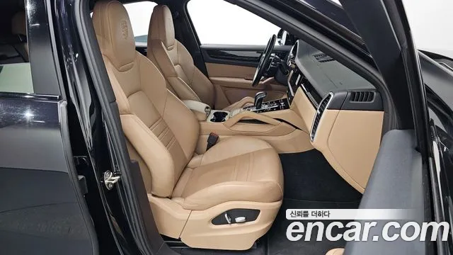 Porsche Cayenne 2020 — фото 11
