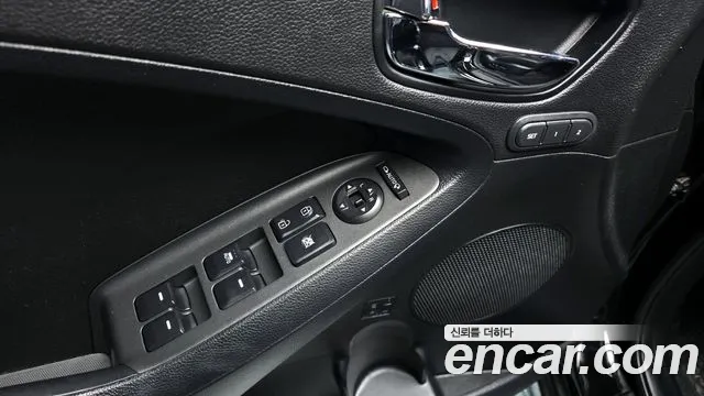 Kia K3 2015 — фото 18
