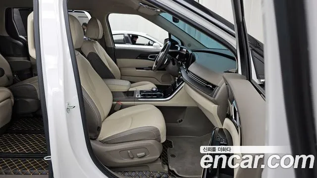 Kia Canival 2021 — фото 11