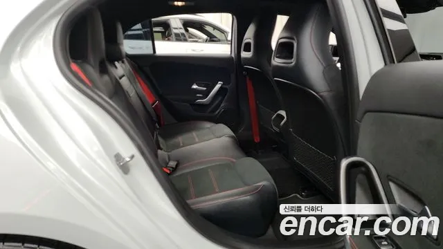 Mercedes-Benz A-Class 2023 — фото 12