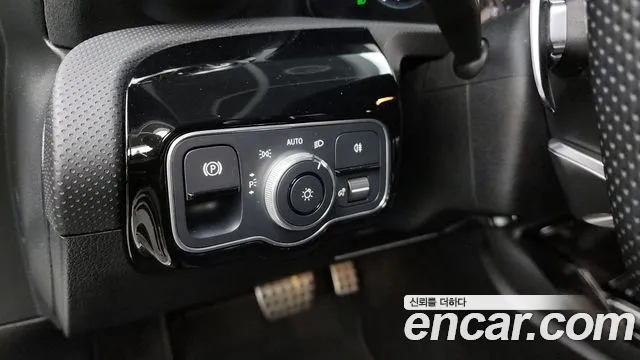 Mercedes-Benz A-Class 2023 — фото 16