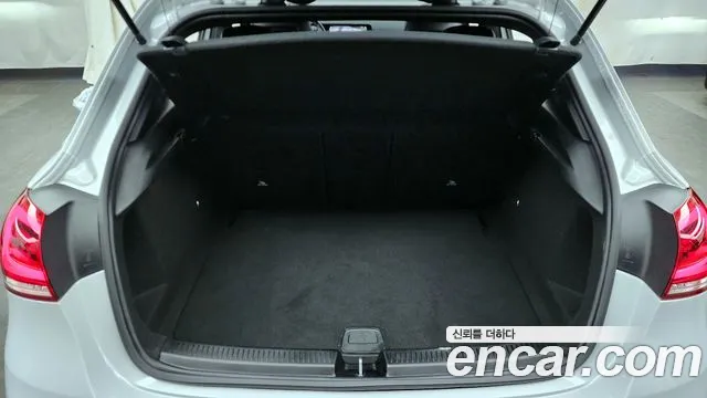 Mercedes-Benz A-Class 2023 — фото 20