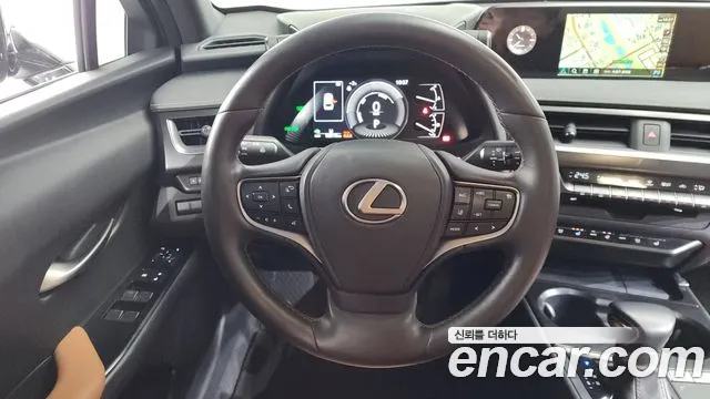 Lexus UX 2021 — фото 13