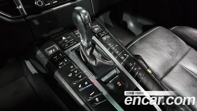 Porsche Macan 2017 — фото 9