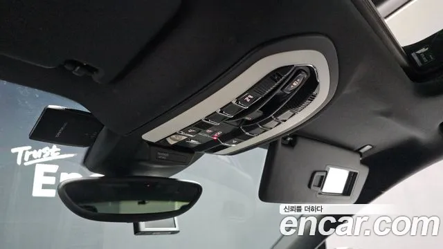 Porsche Macan 2017 — фото 16