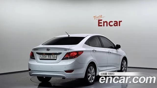 Hyundai Accent 2012 — фото 2