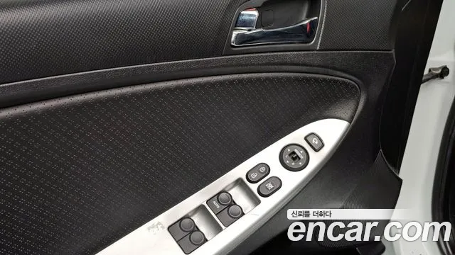 Hyundai Accent 2012 — фото 14