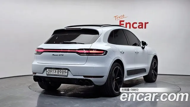 Porsche Macan 2021 — фото 2