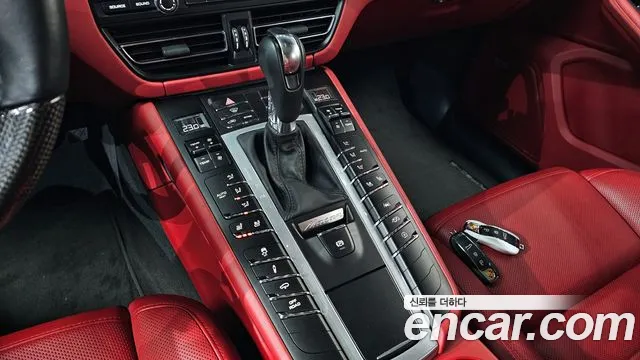 Porsche Macan 2021 — фото 9