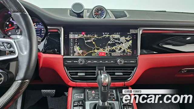 Porsche Macan 2021 — фото 14