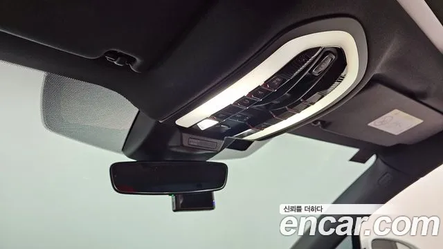 Porsche Macan 2021 — фото 16