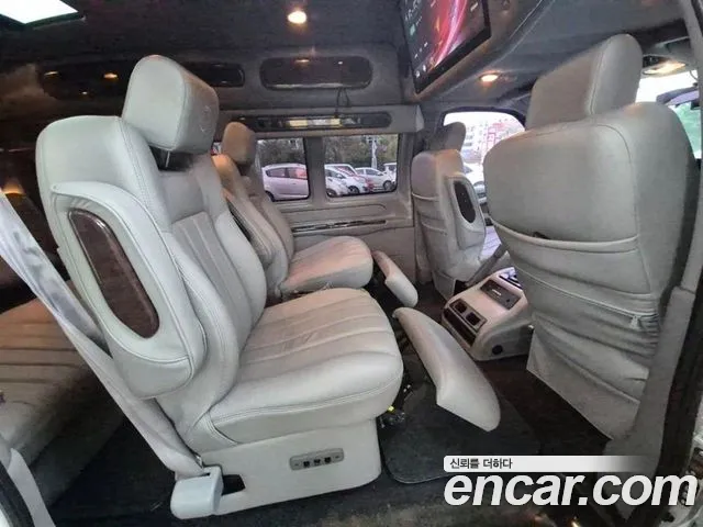 Chevrolet Express Van 2015 — фото 12