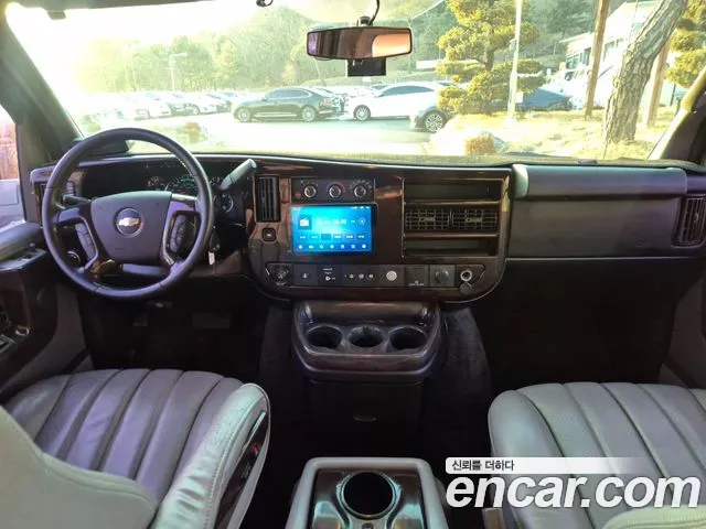 Chevrolet Express Van 2015 — фото 14