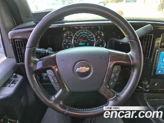 Chevrolet Express Van 2015 — фото 17