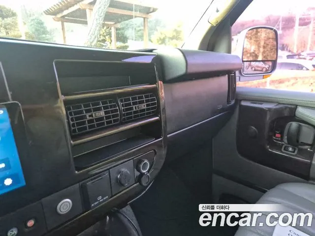 Chevrolet Express Van 2015 — фото 19