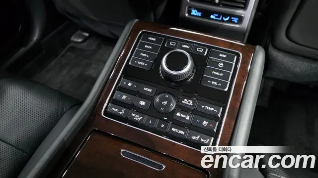 Hyundai Equus 2014 — фото 18
