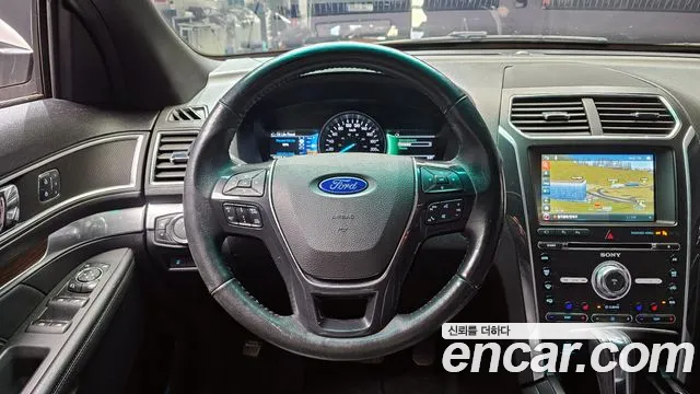 Ford Explorer 2016 — фото 14