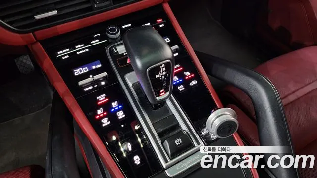 Porsche Cayenne 2021 — фото 9