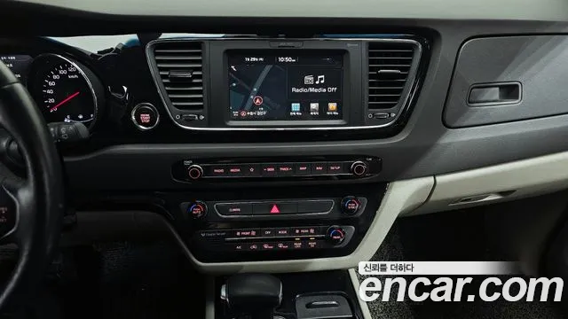 Kia Canival 2018 — фото 14