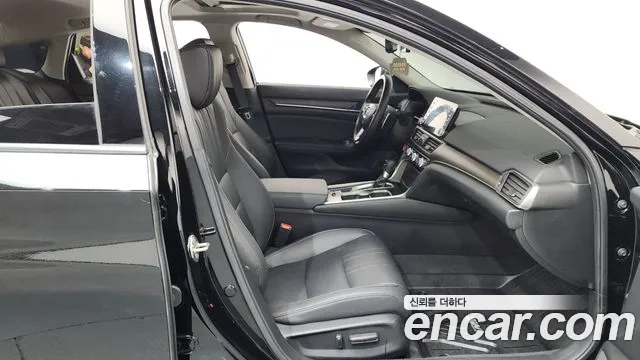 Honda Accord 2019 — фото 11