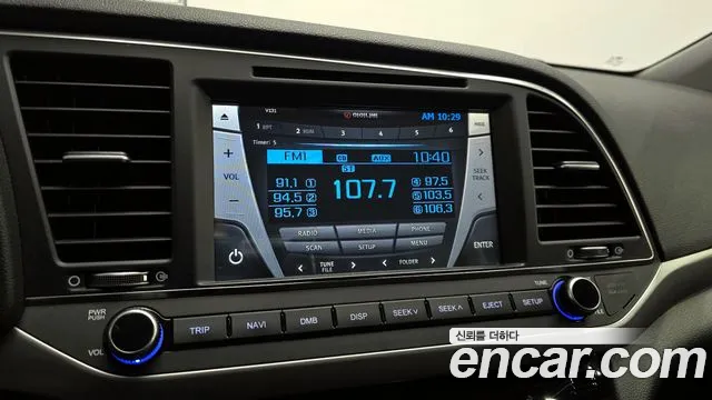Hyundai AVANTE 2016 — фото 16