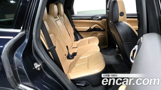 Porsche Cayenne 2016 — фото 12
