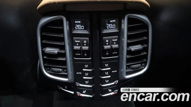 Porsche Cayenne 2016 — фото 18