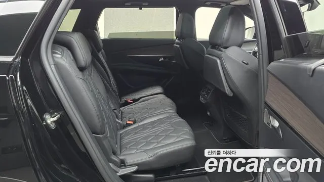 Peugeot 5008 2024 — фото 12
