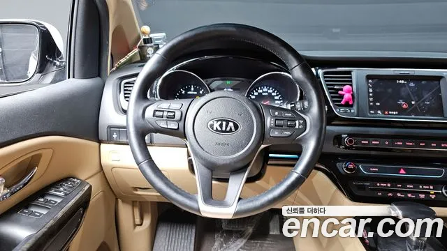 Kia Canival 2019 — фото 13