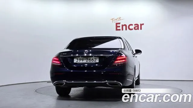 Mercedes-Benz E-Class 2018 — фото 4