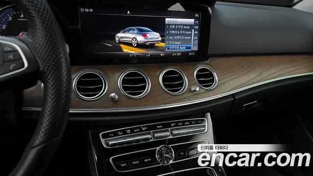 Mercedes-Benz E-Class 2018 — фото 16