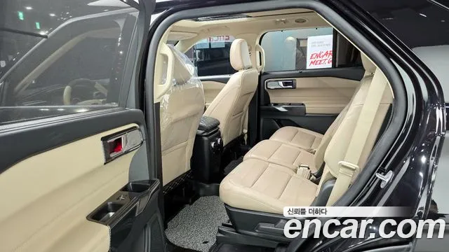 Ford Explorer 2022 — фото 12