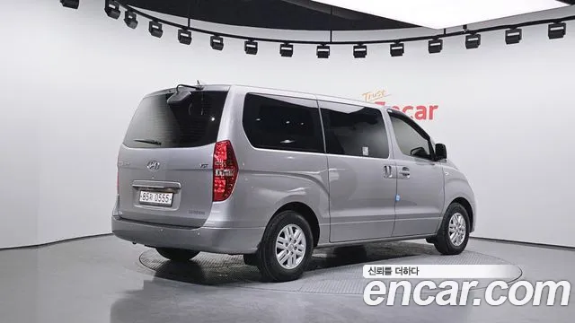 Hyundai Starex 2017 — фото 2