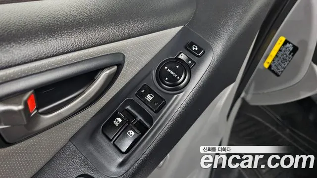 Hyundai Starex 2017 — фото 13