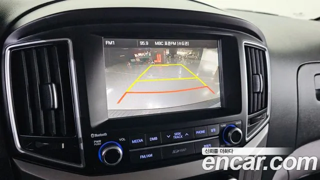 Hyundai Starex 2017 — фото 18