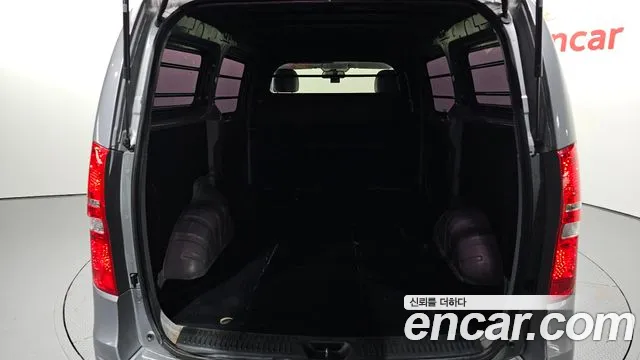 Hyundai Starex 2017 — фото 20