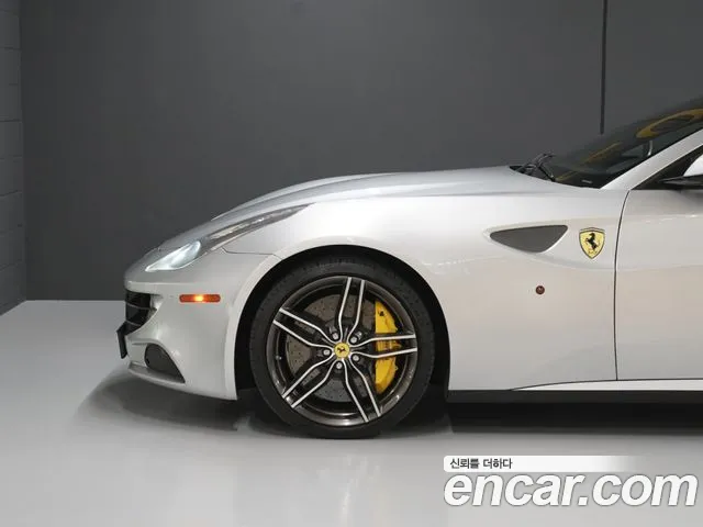 Ferrari FF 2013 — фото 11